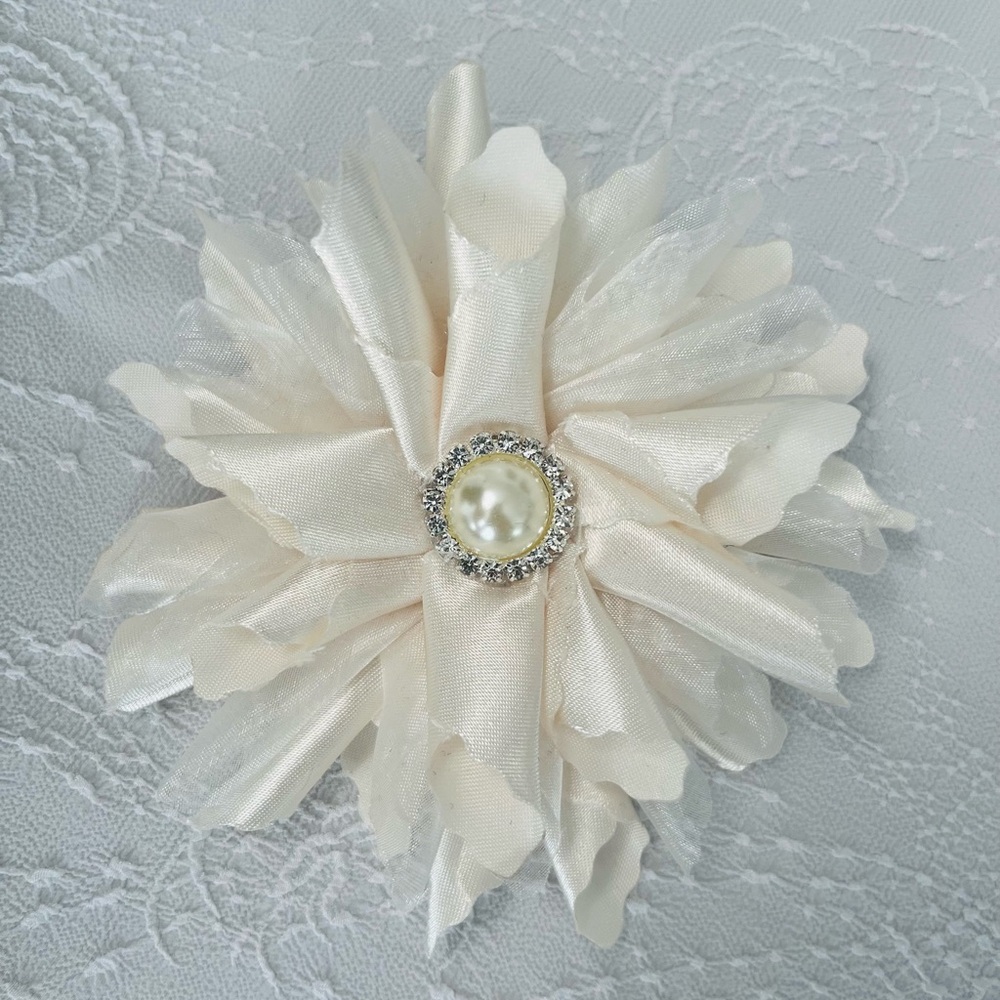 Elegant Cream Flower Brooch